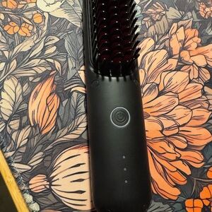 NWOT Black Electric Straightening Hair Brush
